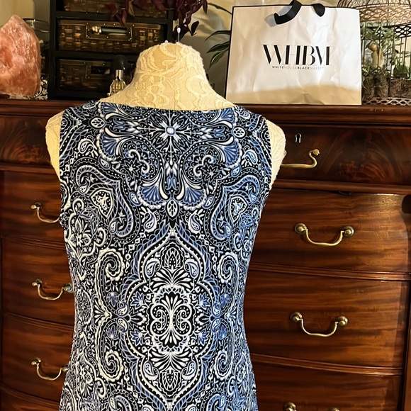 WHBM - blue/ black/ white design dress with notch neckline- like new -size small - Picture 6 of 10